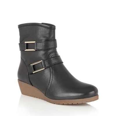 Black leather 'Loradi' ankle boots